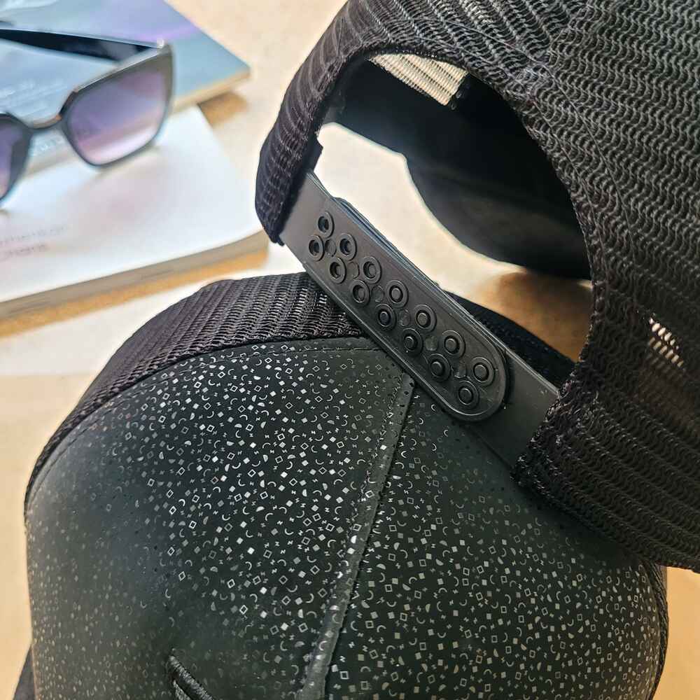 کلاه نقابدار ال وی (LV)
