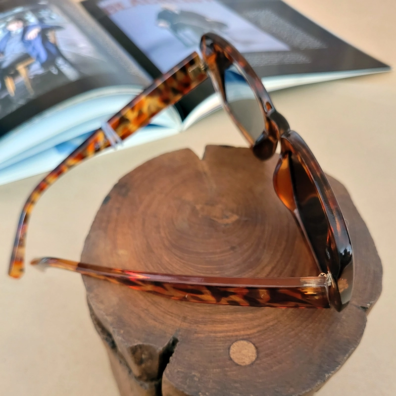 عینک آفتابی زنانه Accessories k0084